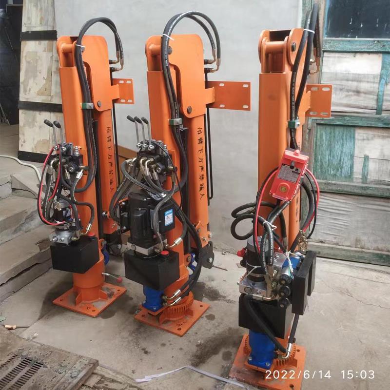 饶阳县重汽蓝牌随车吊 3.2吨 国六动力强 液压驱动 农用自卸起重机